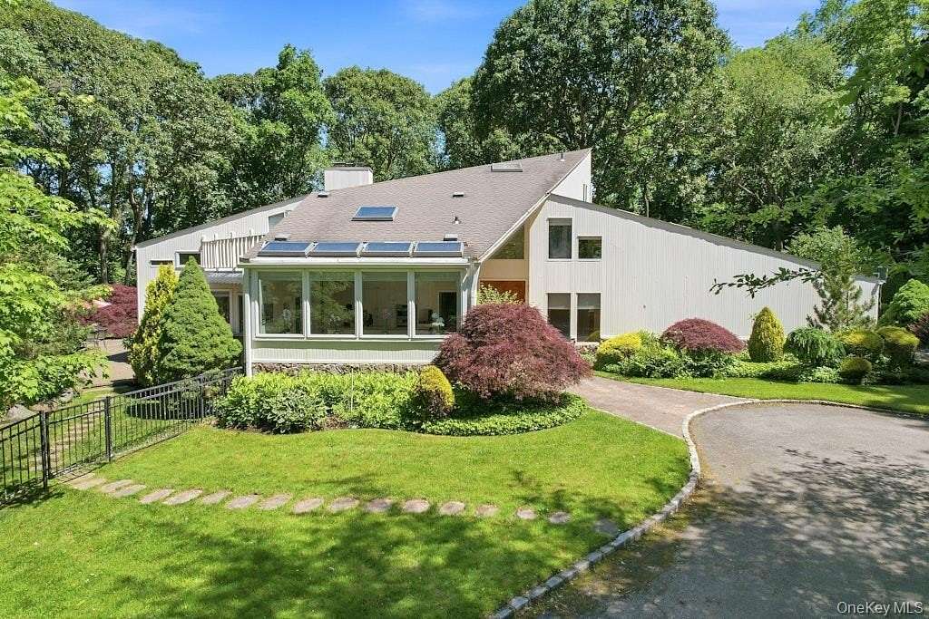 2 Acres of Land with Home for Sale in Oyster Bay Cove, New York