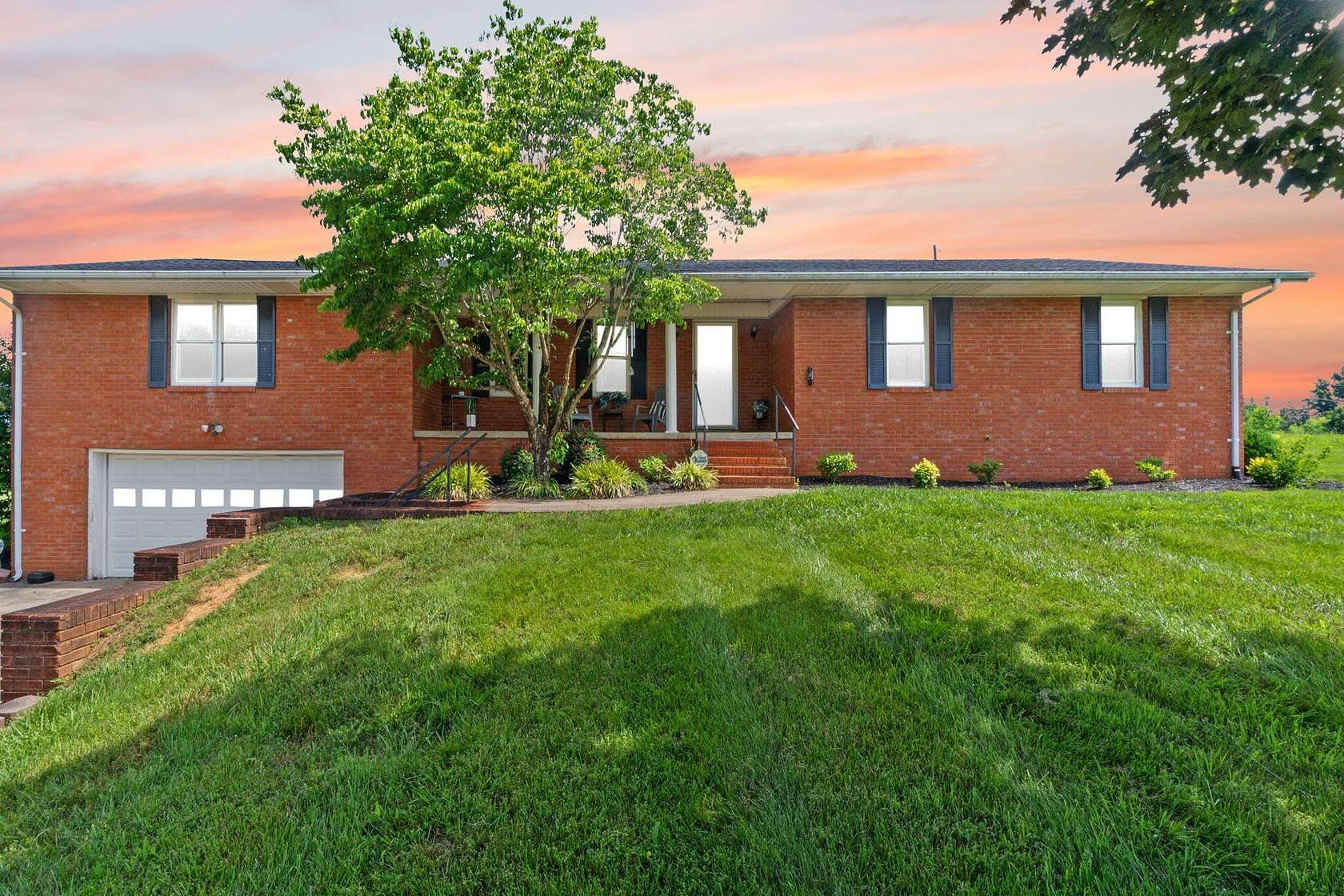 2 Acres of Land with Home for Sale in Somerset, Kentucky