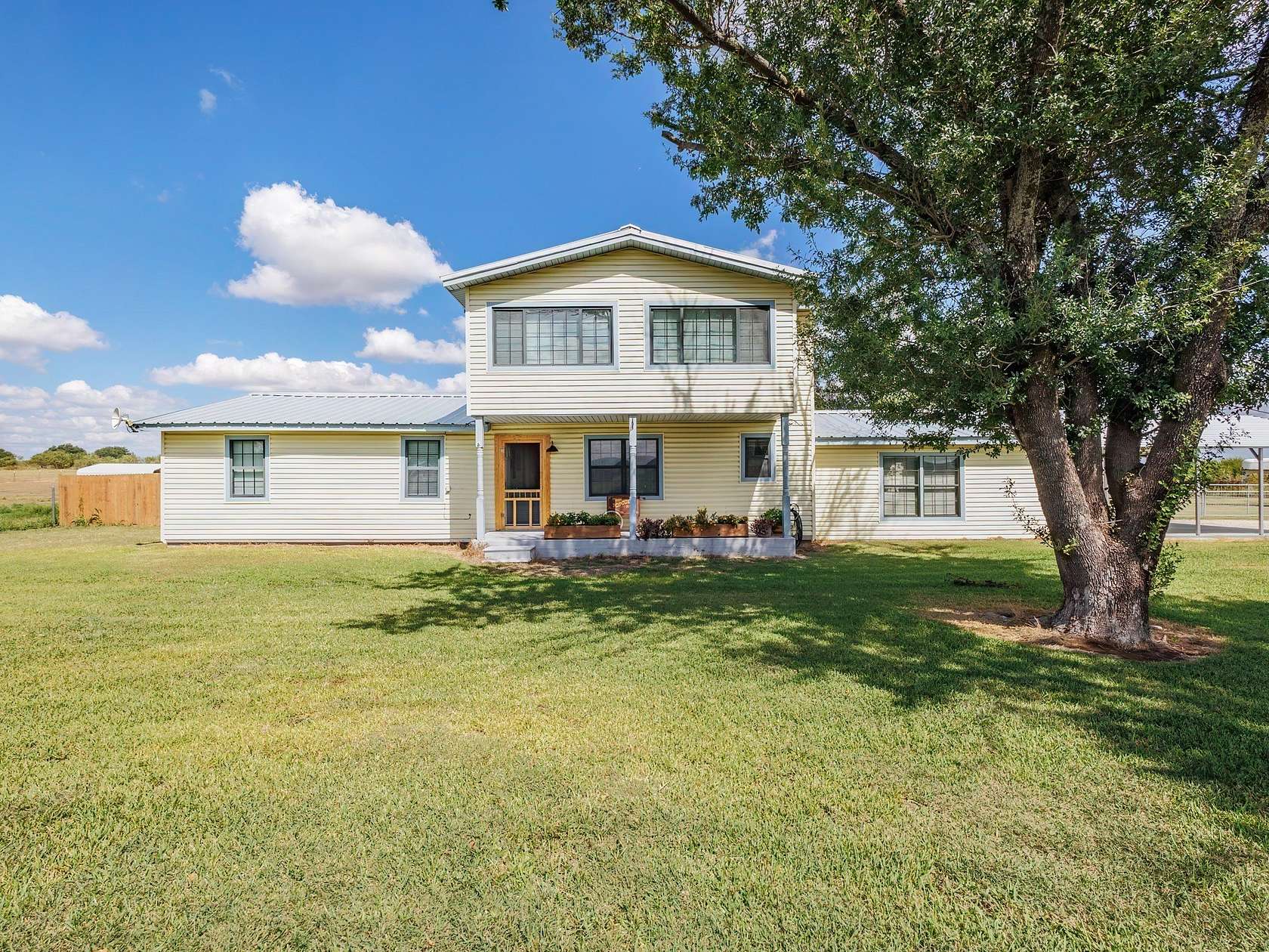 4 Acres of Land with Home for Sale in Sidney, Texas