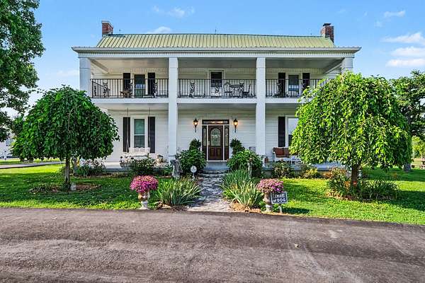5.1 Acres of Land with Home for Sale in Lebanon, Tennessee