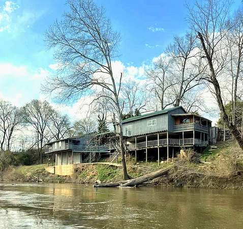 1.9 Acres of Land with Home for Sale in Shelbyville, Tennessee