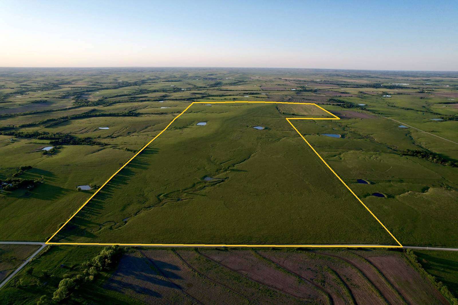 560 Acres of Agricultural Land for Auction in Allen, Kansas