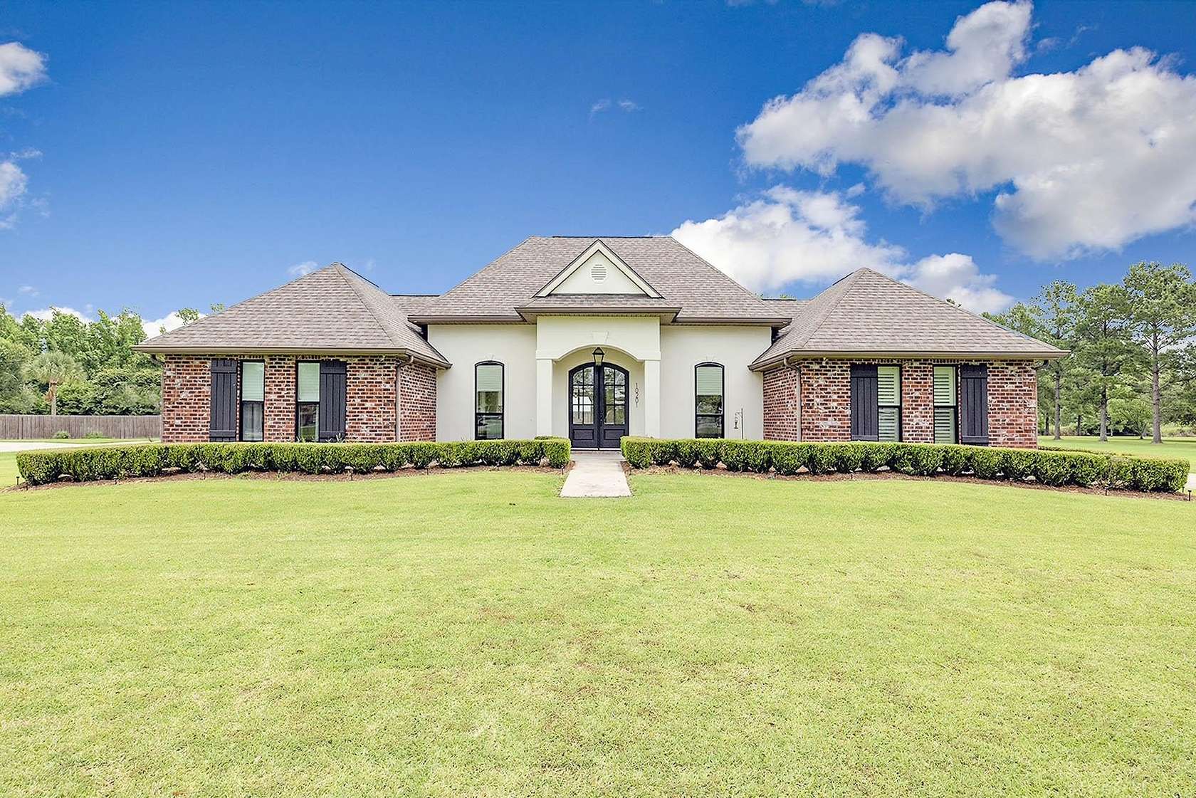 1.54 Acres of Land with Home for Sale in Houma, Louisiana