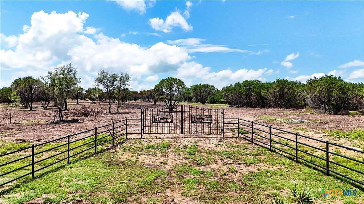 11 Acres of Land for Sale in Moody, Texas