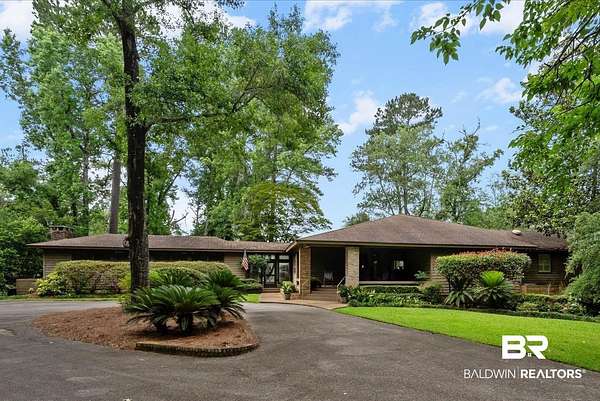 2.5 Acres of Land with Home for Sale in Mobile, Alabama