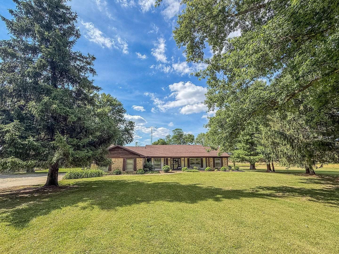 4 Acres of Land with Home for Sale in Oakwood, Illinois