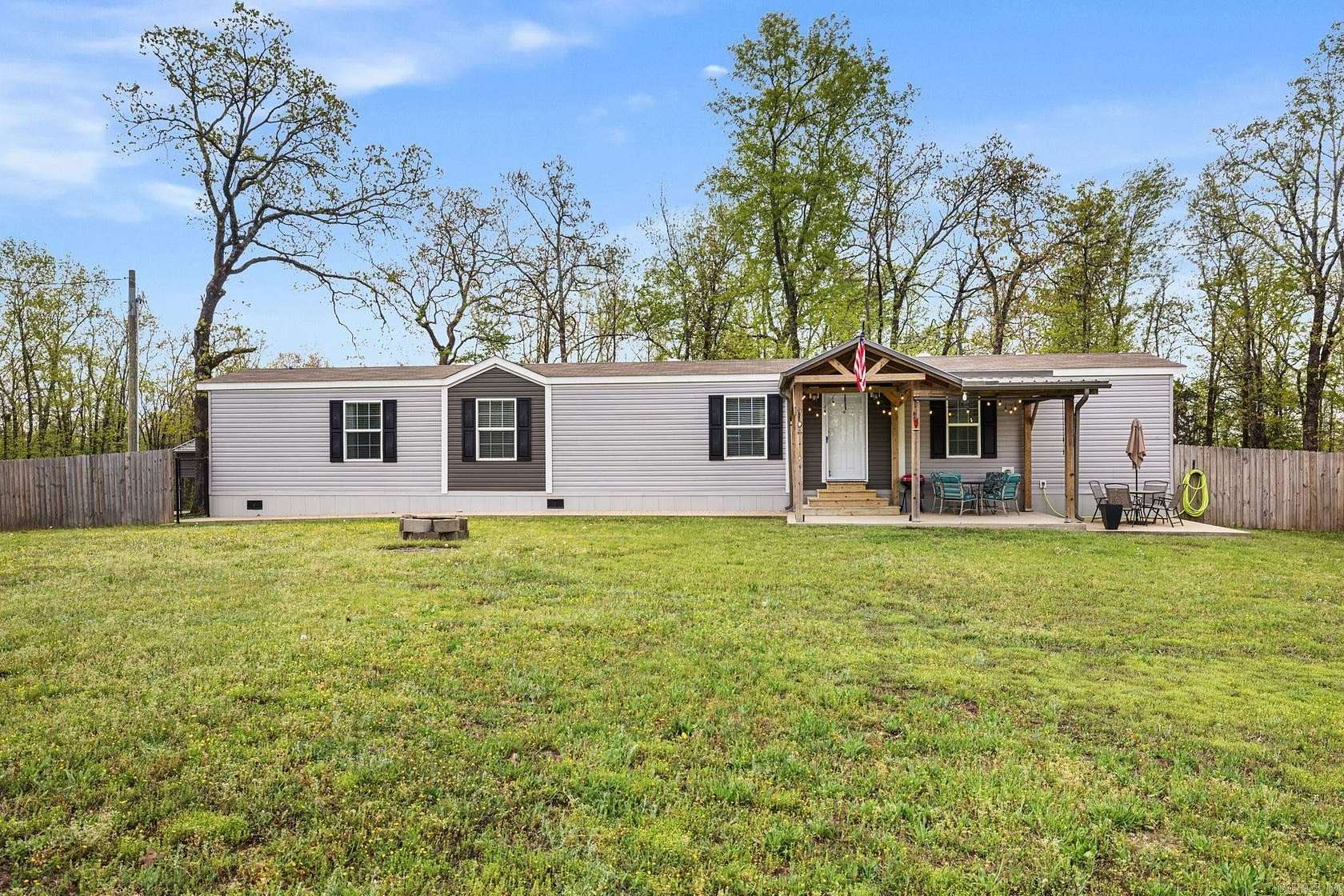 1.5 Acres of Land with Home for Sale in Jacksonville, Arkansas