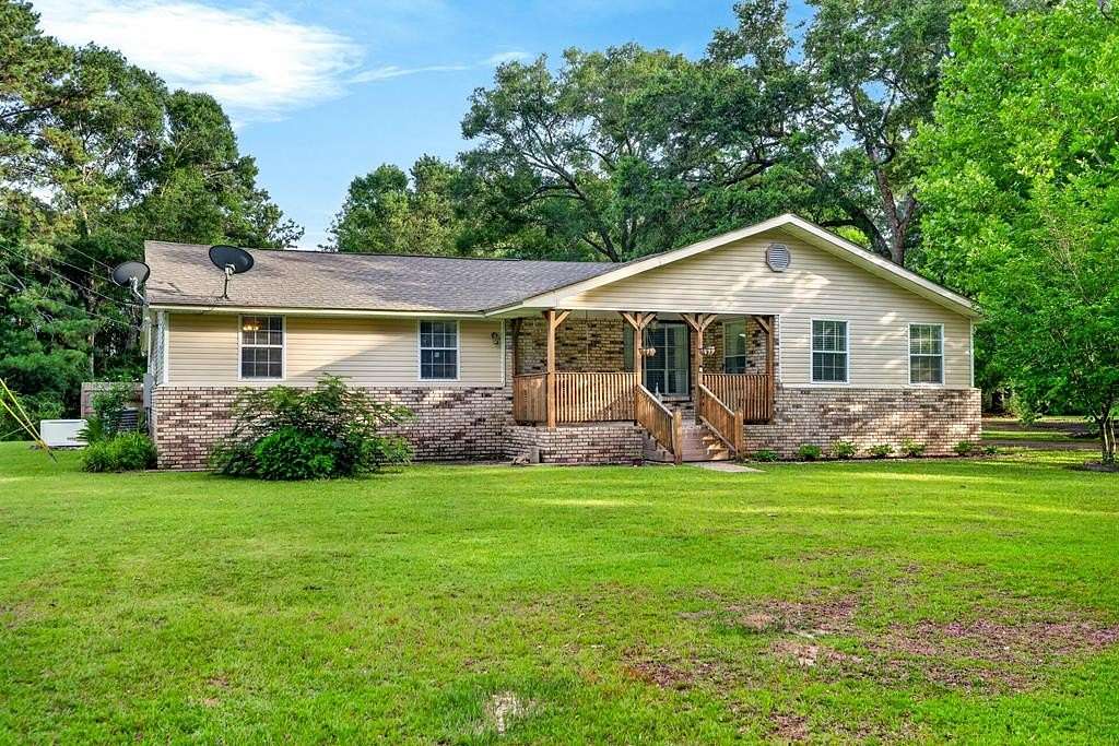 5 Acres of Land with Home for Sale in Lumberton, Mississippi