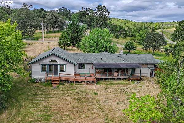 4.8 Acres of Land with Home for Sale in Oakland, Oregon