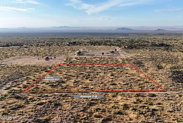 2.55 Acres of Land for Sale in Llano, California