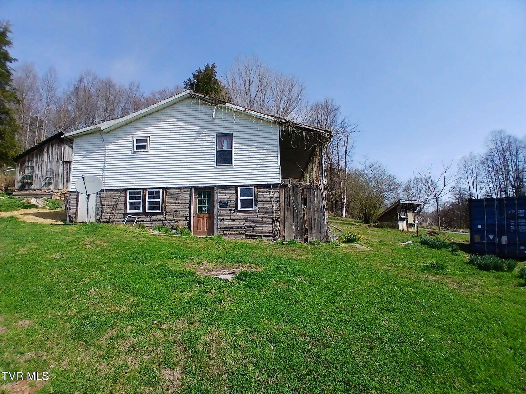 5 Acres of Land with Home for Sale in Pennington Gap, Virginia