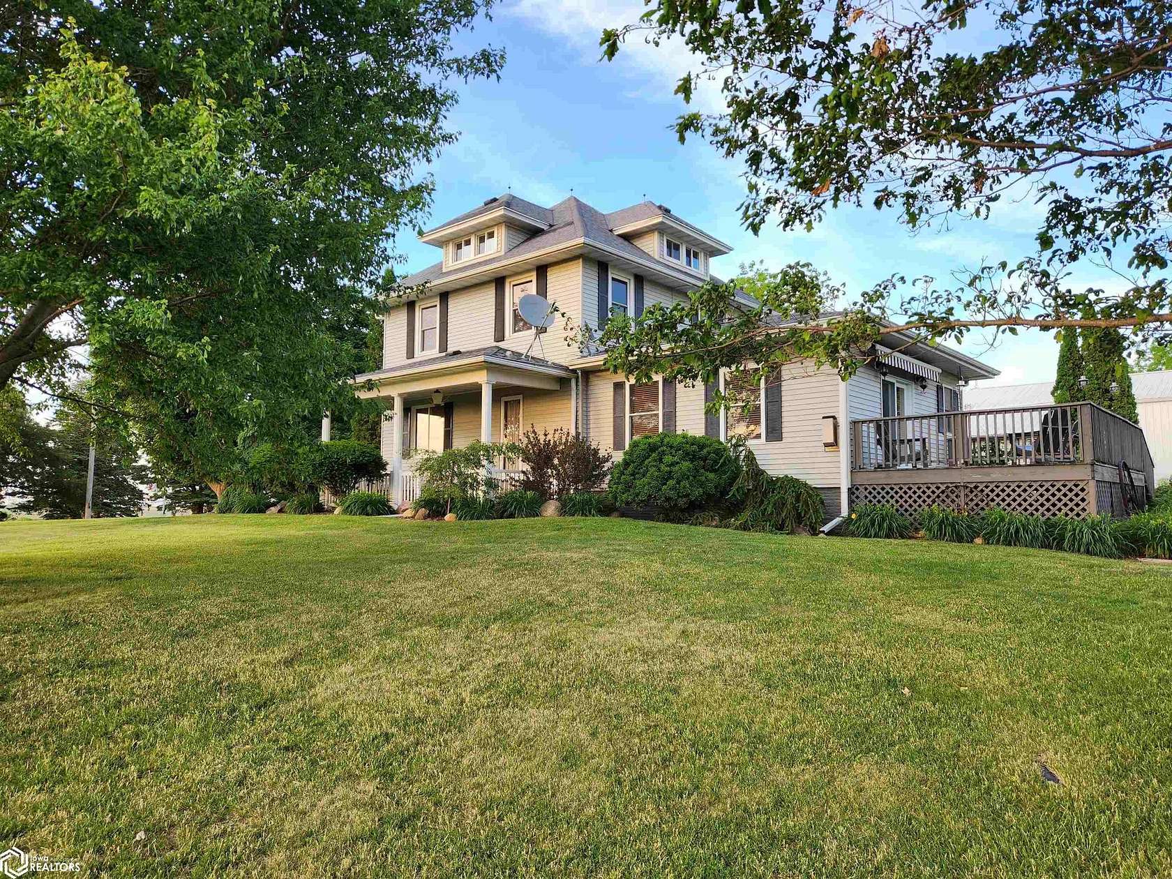 4.5 Acres of Land with Home for Sale in Montour, Iowa