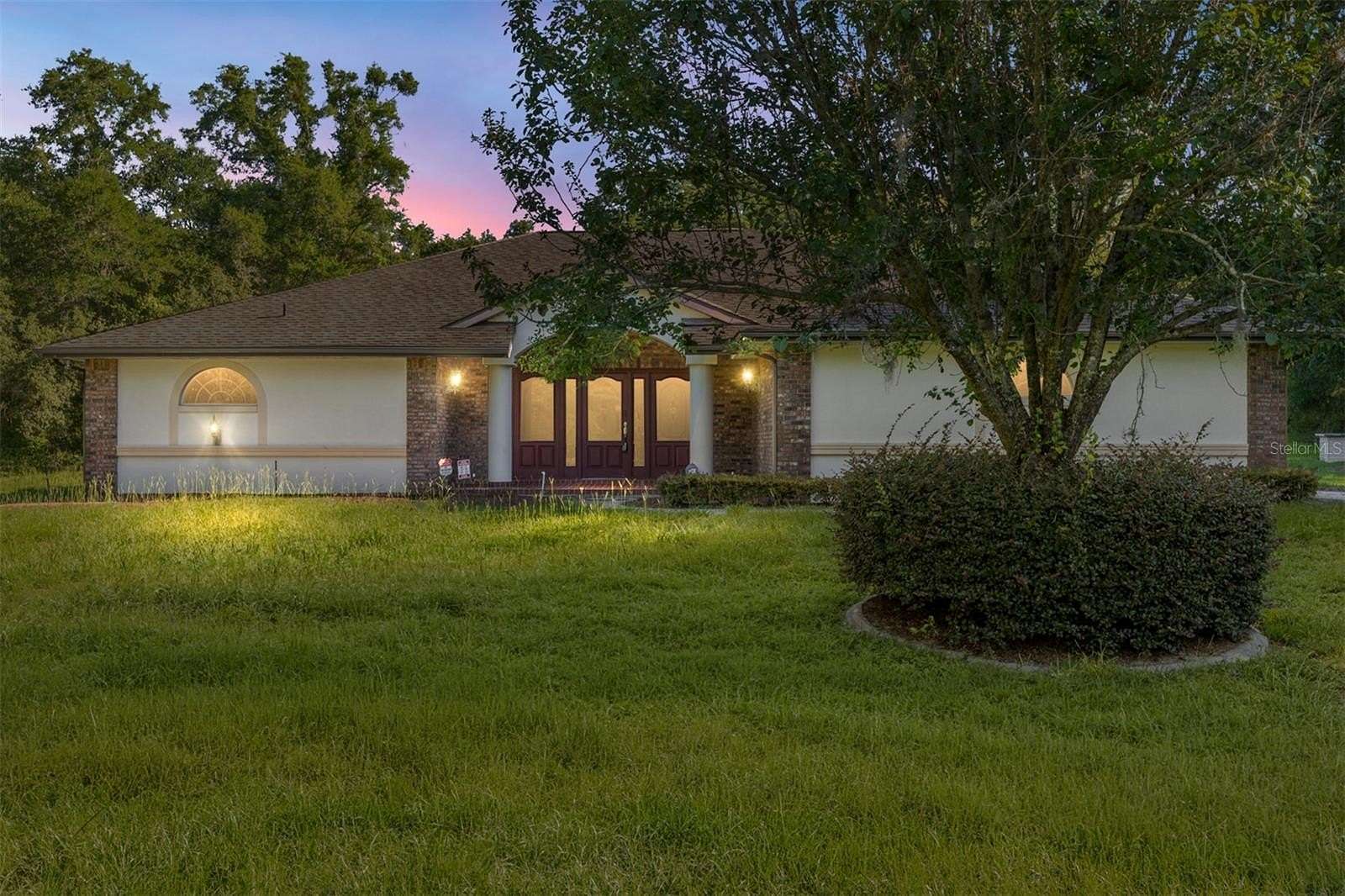 2.52 Acres of Land with Home for Sale in Inverness, Florida