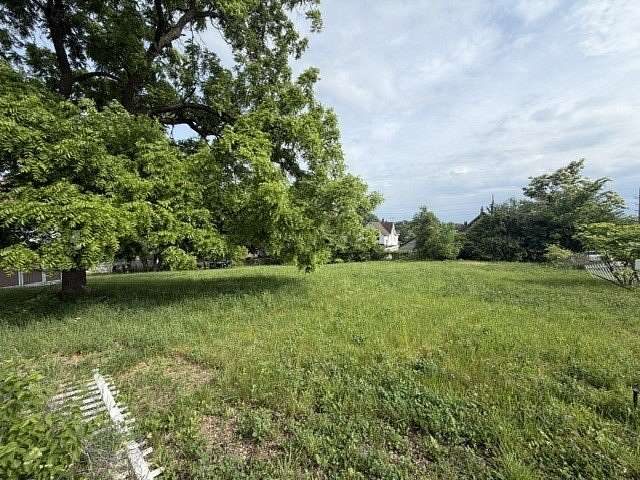 0.19 Acres of Commercial Land for Sale in Elgin, Illinois