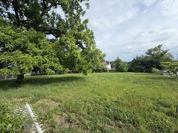 0.19 Acres of Commercial Land for Sale in Elgin, Illinois