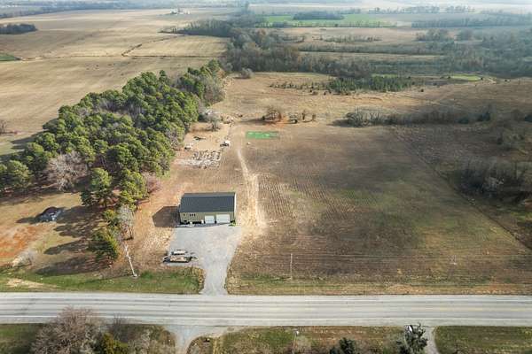 6 Acres of Improved Mixed-Use Land for Sale in Oran, Missouri