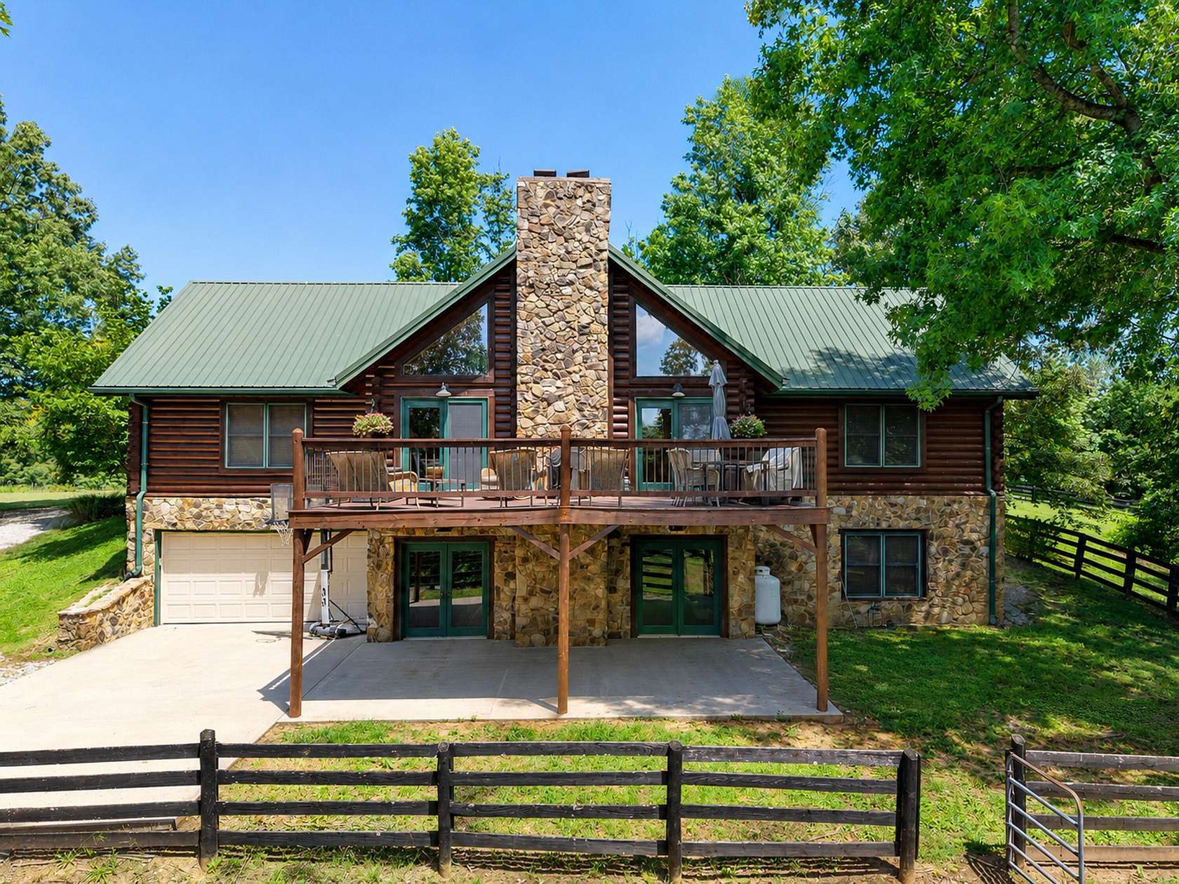 7.64 Acres of Land with Home for Sale in Somerset, Kentucky