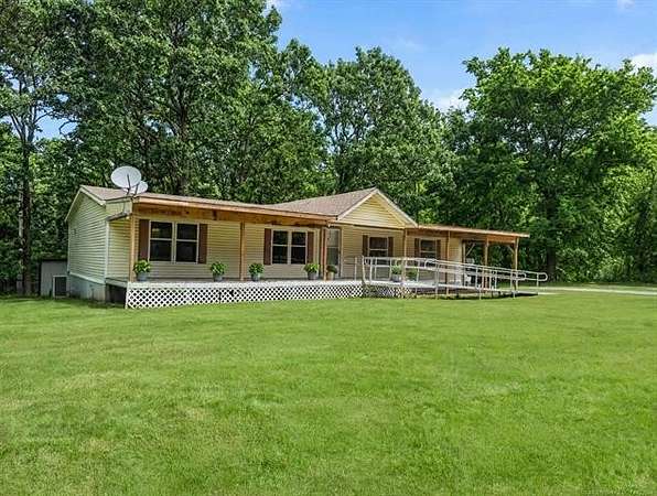 1.78 Acres of Land with Home for Sale in Hulbert, Oklahoma