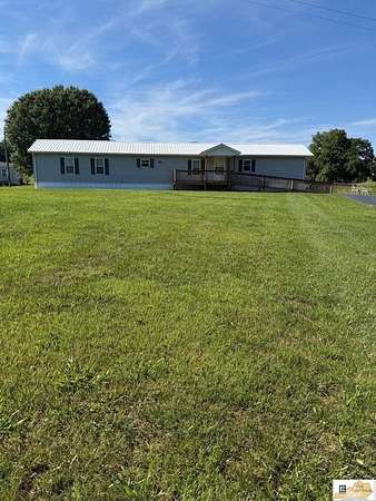 1.52 Acres of Land with Home for Sale in Munfordville, Kentucky