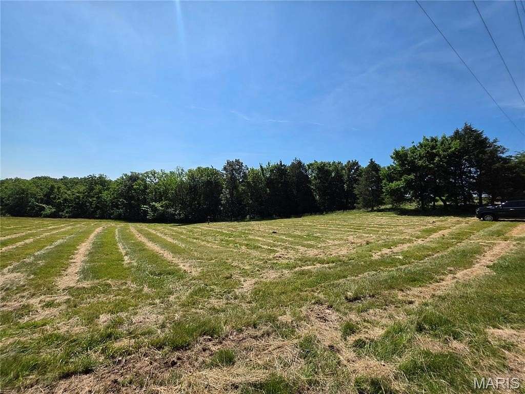 5.2 Acres of Land with Home for Sale in Waterloo, Illinois