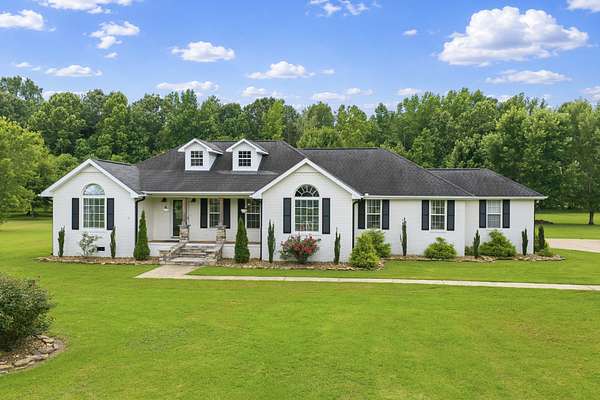 4.87 Acres of Improved Mixed-Use Land for Sale in Lexington, Tennessee