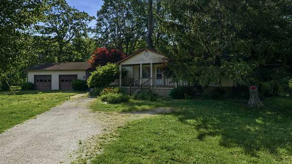 5 Acres of Land with Home for Auction in Alvaton, Kentucky