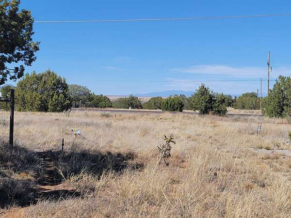 1 Acre of Mixed-Use Land for Sale in Edgewood, New Mexico