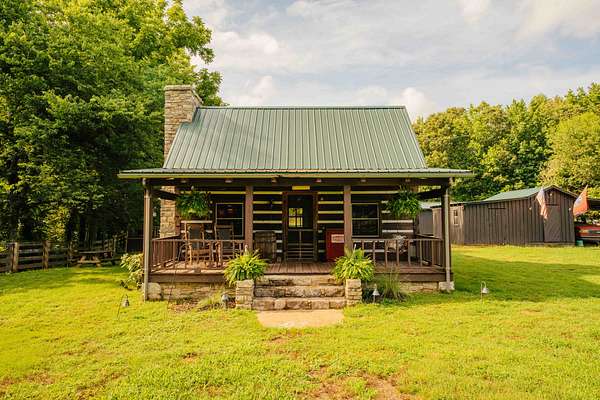 10.8 Acres of Land with Home for Sale in Prospect, Tennessee