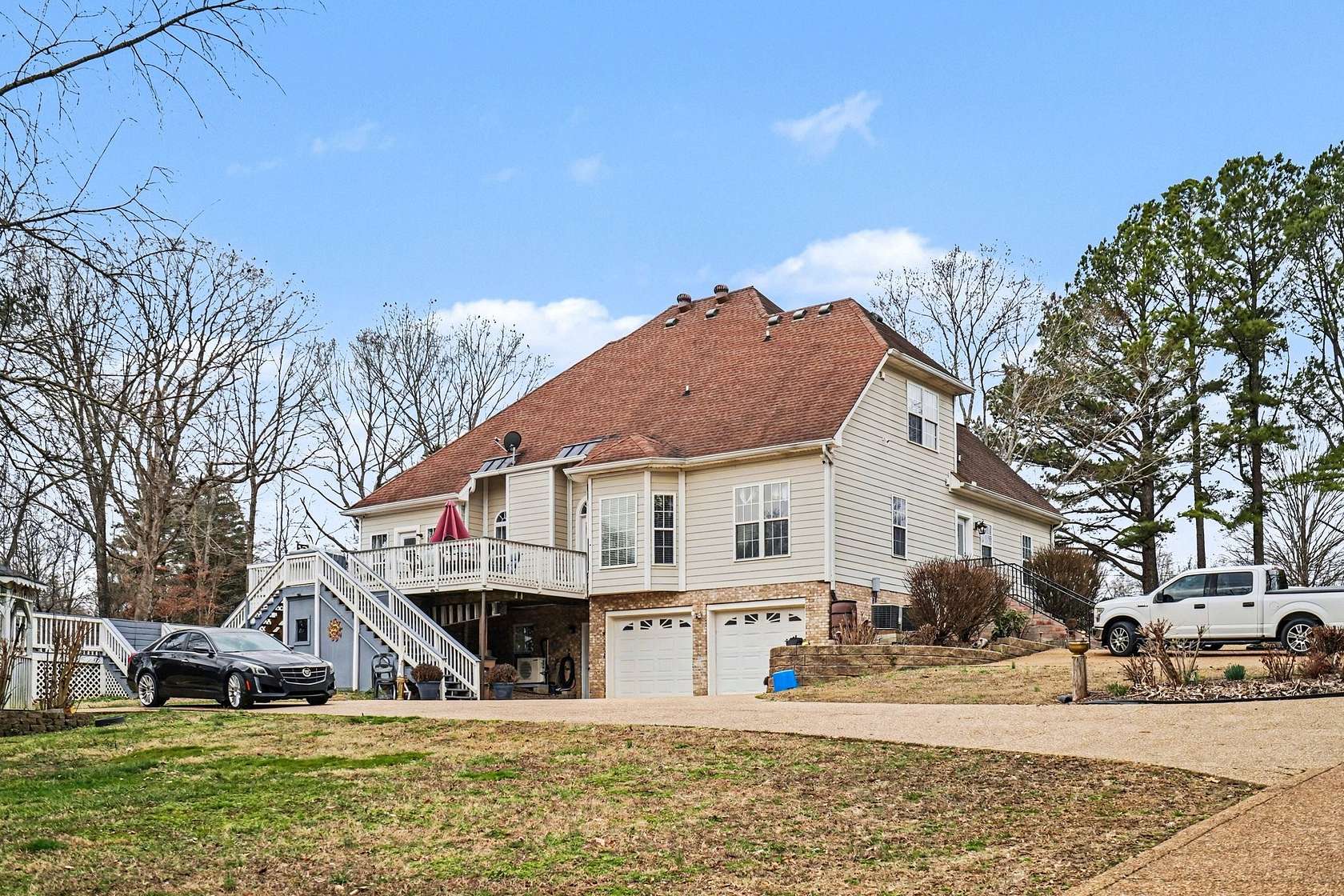 4.77 Acres of Land with Home for Sale in Ashland City, Tennessee