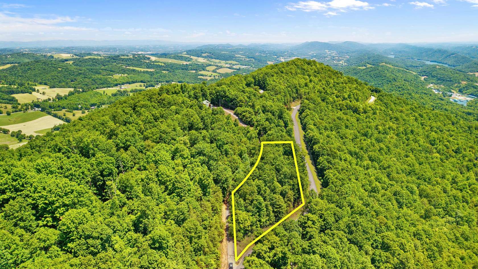 0.92 Acres of Residential Land for Sale in New Tazewell, Tennessee