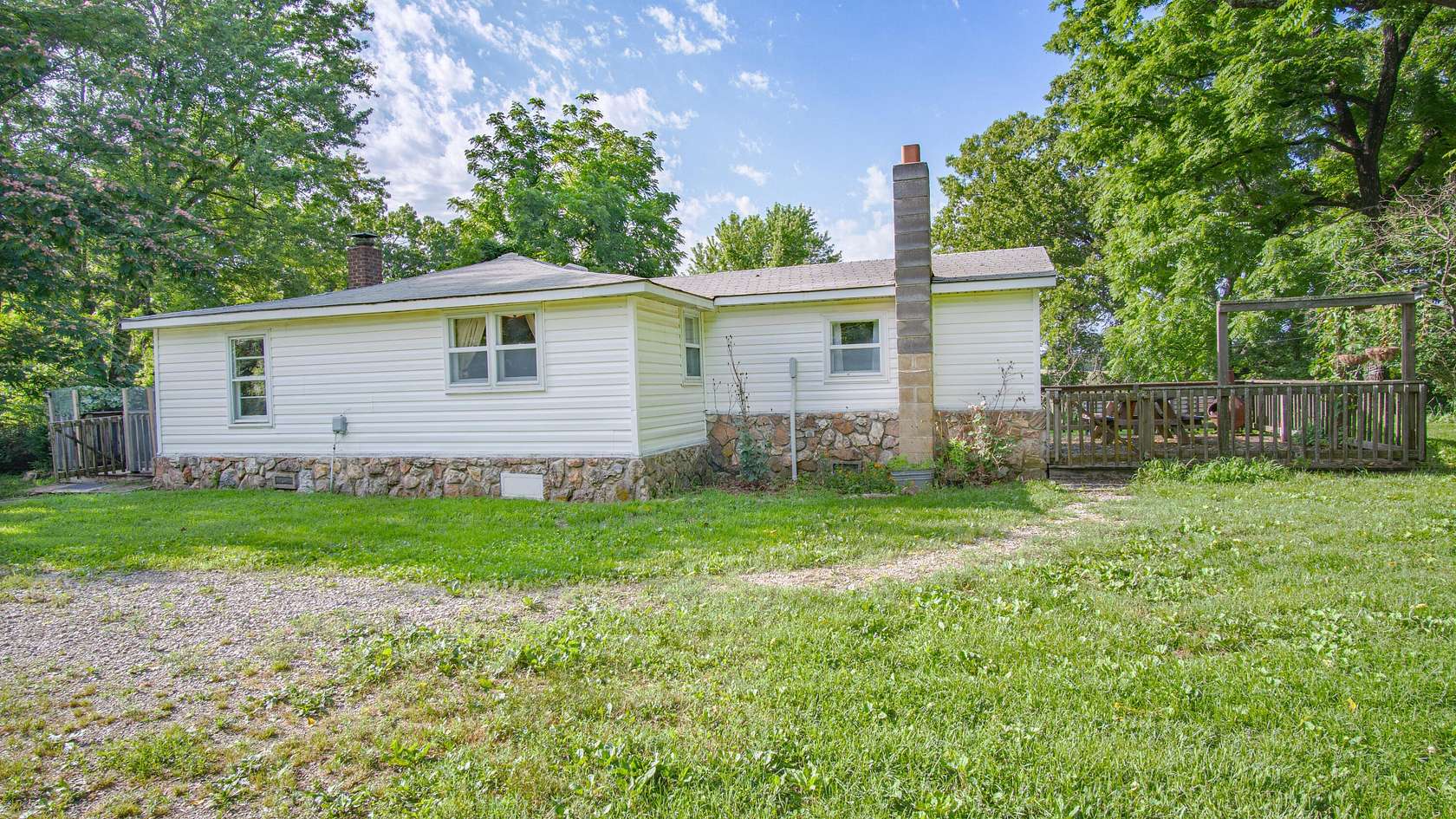 10 Acres of Land with Home for Sale in Mountain Grove, Missouri