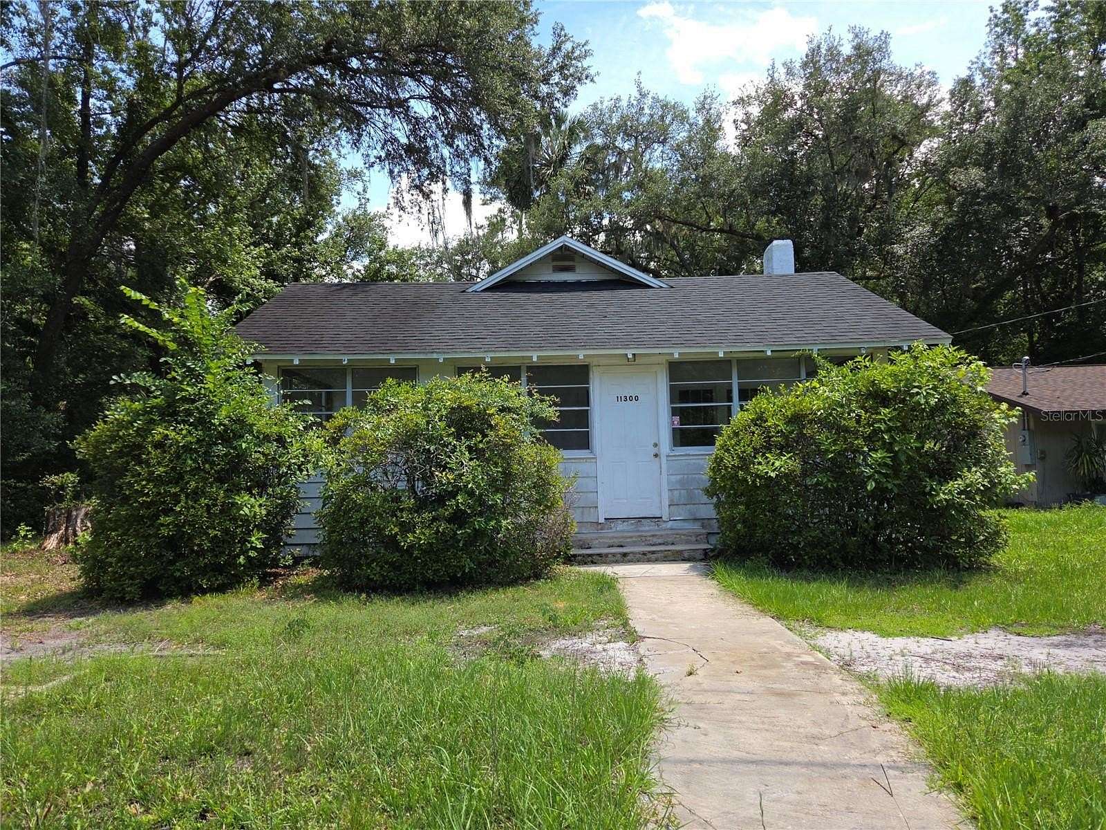 3.5 Acres of Land with Home for Lease in Silver Springs, Florida