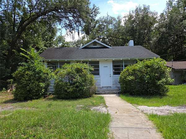 3.5 Acres of Land with Home for Lease in Silver Springs, Florida
