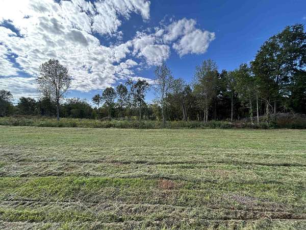 6 Acres of Residential Land for Sale in Savannah, Tennessee
