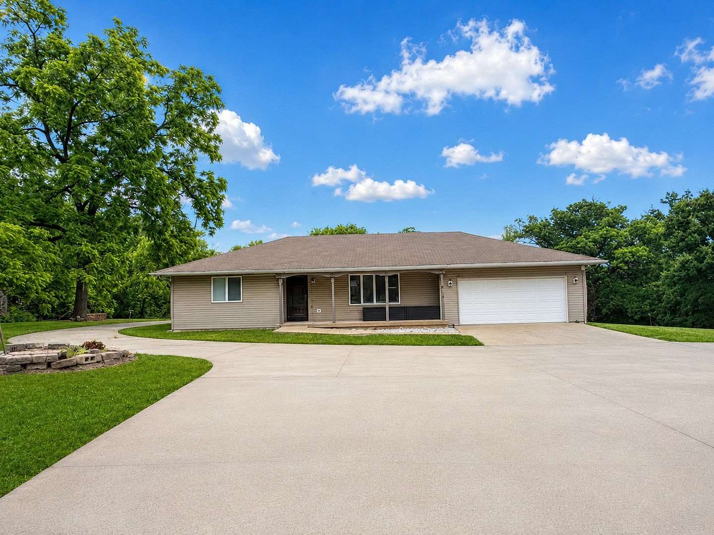 10 Acres of Land with Home for Sale in Homer Glen, Illinois