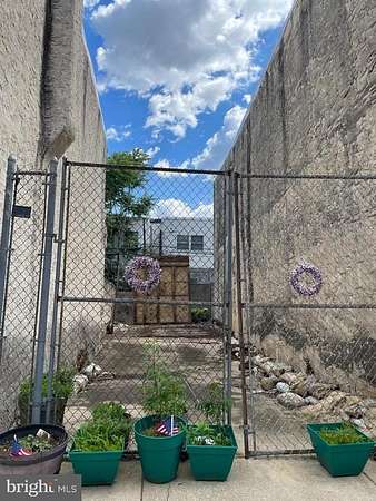 0.02 Acres of Land for Sale in Philadelphia, Pennsylvania