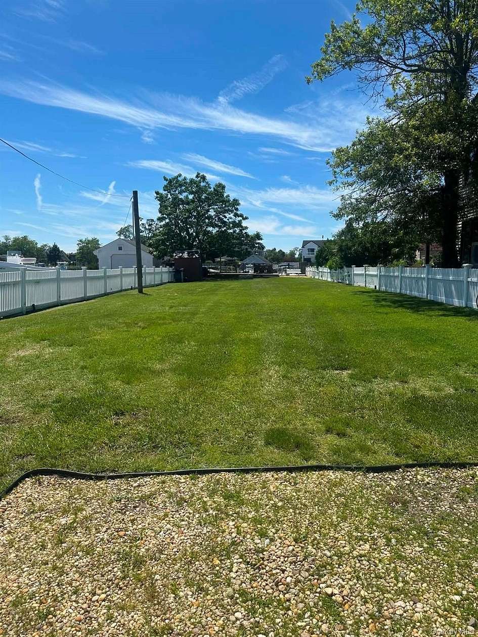 0.17 Acres of Residential Land for Sale in Amityville, New York