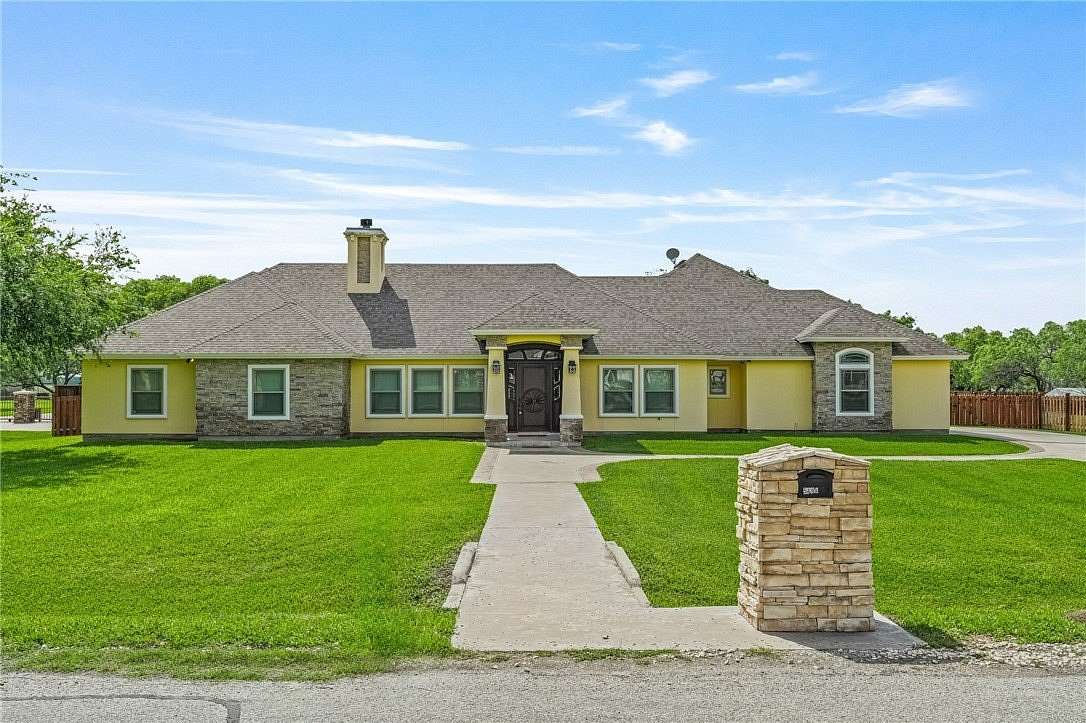 1.5 Acres of Land with Home for Sale in Robstown, Texas