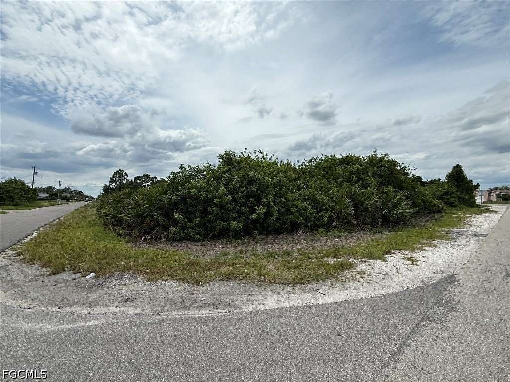 0.25 Acres of Mixed-Use Land for Sale in Lehigh Acres, Florida