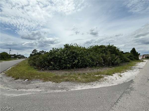 0.25 Acres of Mixed-Use Land for Sale in Lehigh Acres, Florida