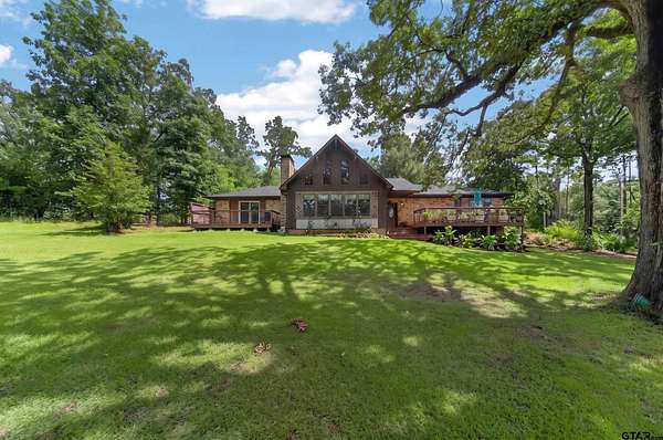 10.4 Acres of Improved Mixed-Use Land for Sale in Jacksonville, Texas