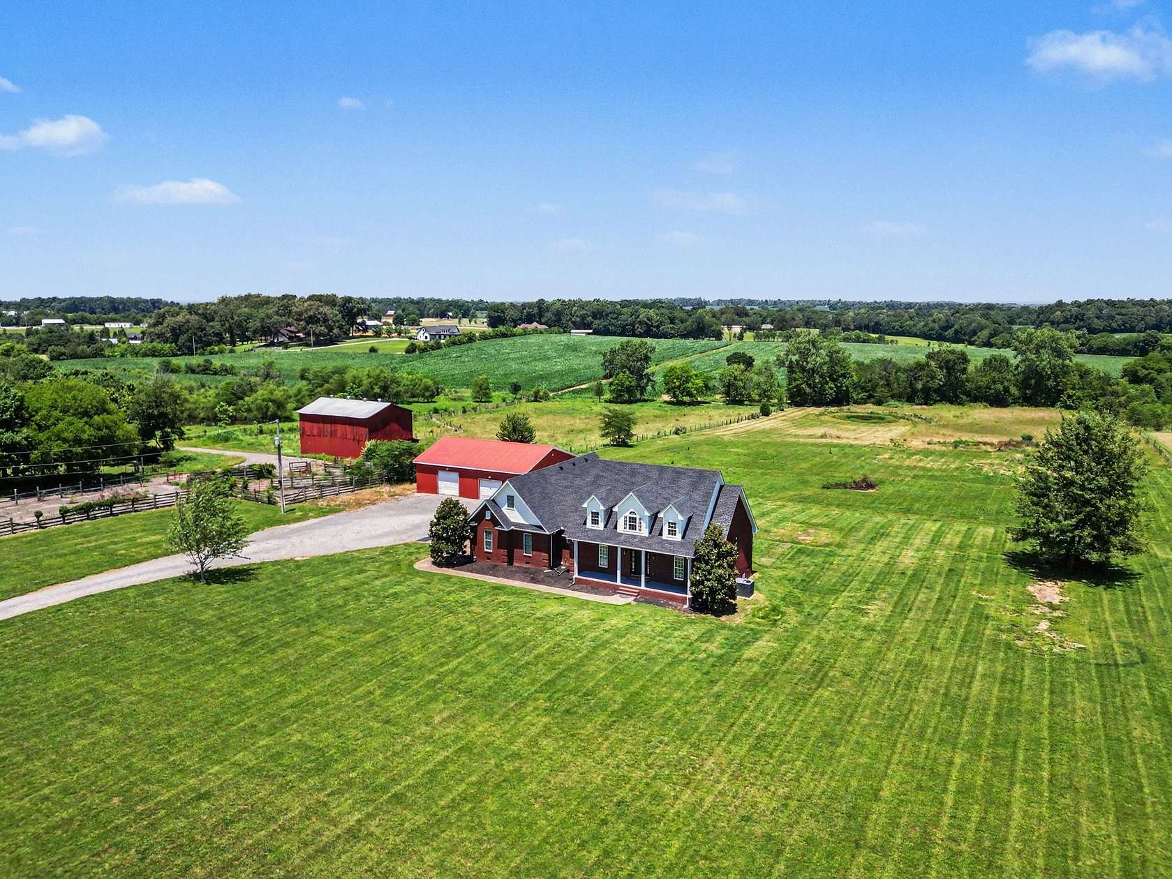7 Acres of Land with Home for Sale in Springfield, Tennessee