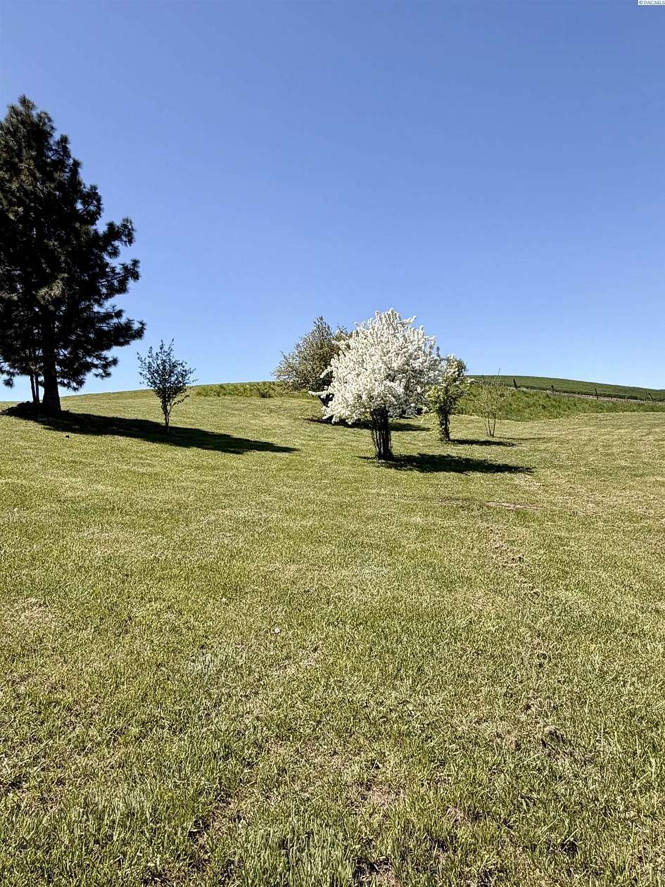 2.3 Acres of Land for Sale in Garfield, Washington