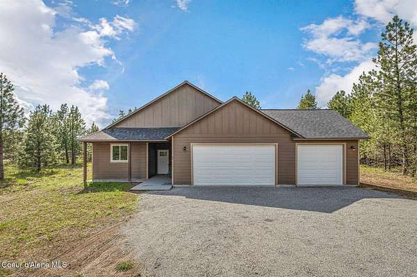 4.58 Acres of Land with Home for Sale in Oldtown, Idaho