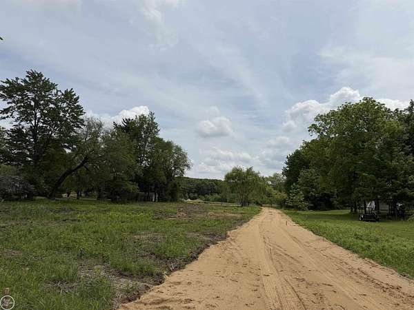 15.4 Acres of Land for Sale in Fort Gratiot, Michigan