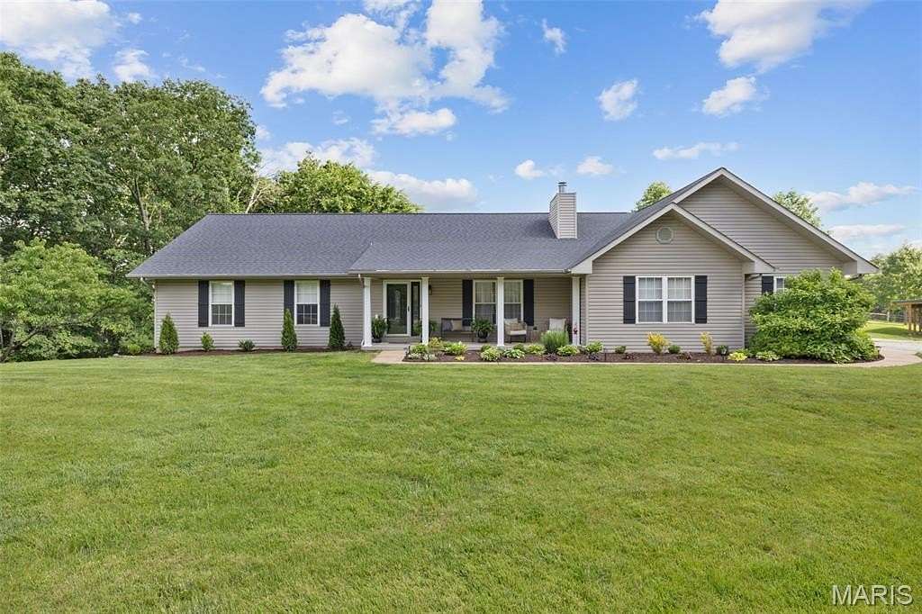 18 Acres of Land with Home for Sale in High Ridge, Missouri