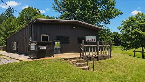 1.7 Acres of Improved Mixed-Use Land for Sale in Roanoke, Alabama