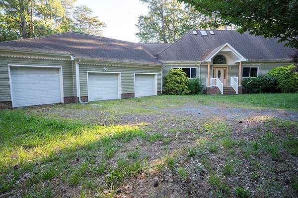 2.1 Acres of Land with Home for Sale in Belle Haven, Virginia