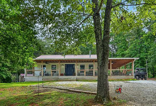 17 Acres of Land with Home for Sale in Walling, Tennessee