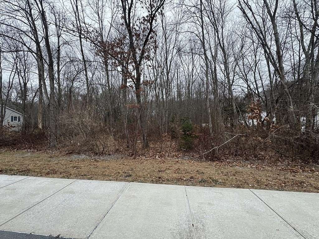 0.88 Acres of Land for Sale in Webster, Massachusetts